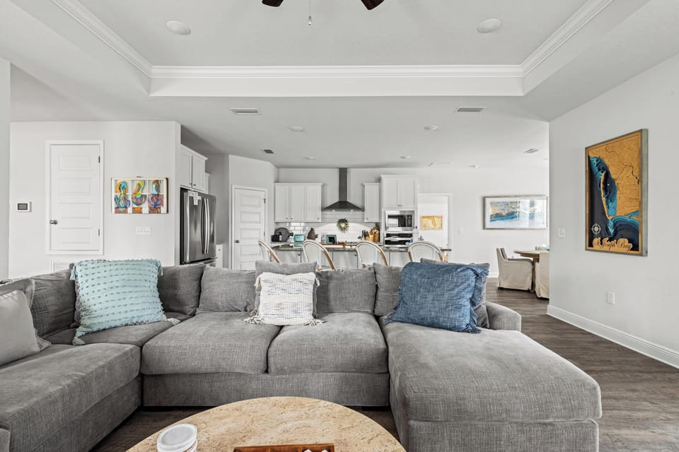 House, Resort View | Living area | 65-inch Smart TV with digital channels, Netflix, Hulu