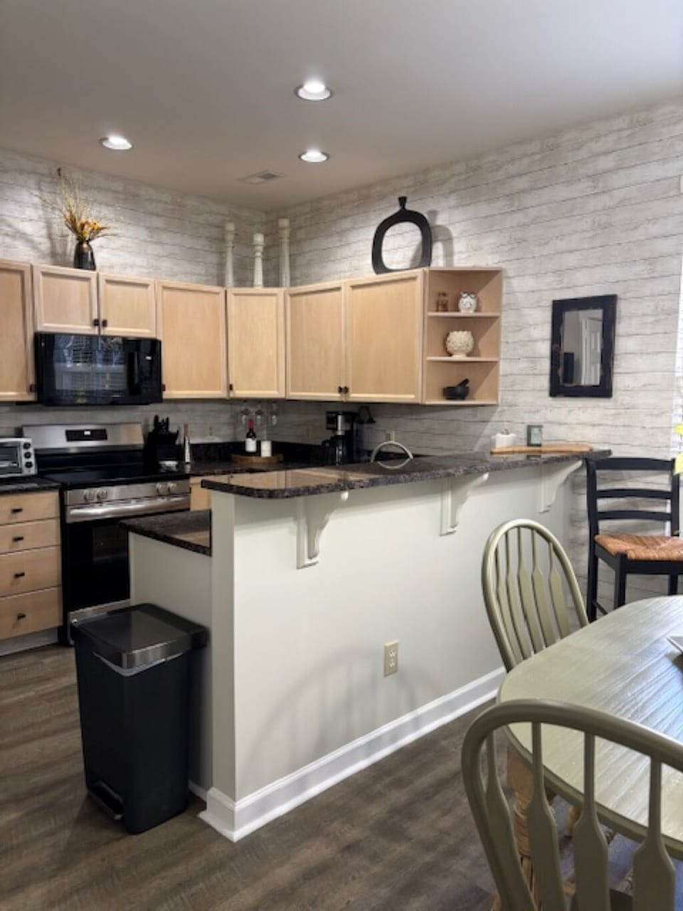 Fully equipped cooks kitchen with all the accessories needed to make great meals