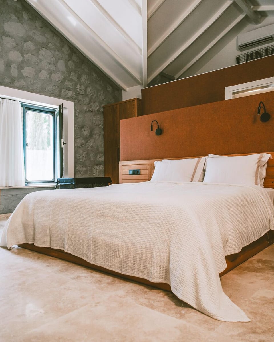 Double Room, 1 King Bed, Mountain View | Desk, laptop workspace, soundproofing, individually decorated
