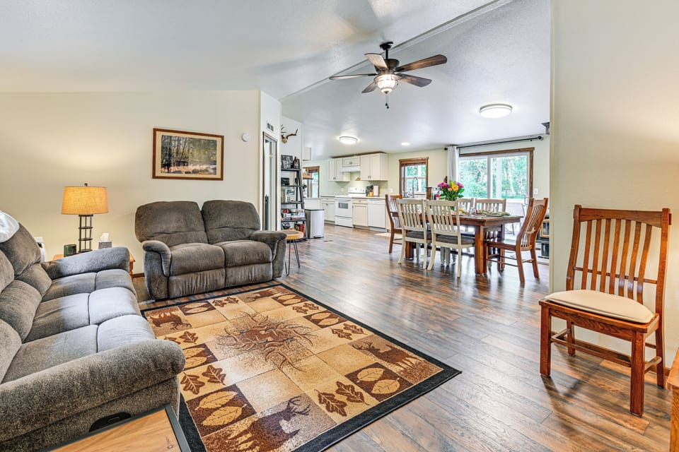 Living Room | Central Heating | Free WiFi | Smart TV