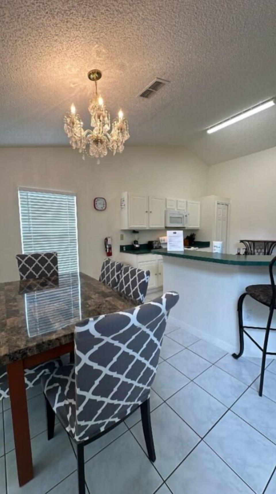 House | In-room dining