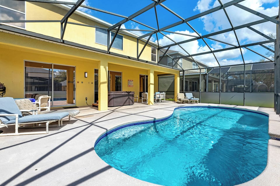Outdoor pool, sun loungers