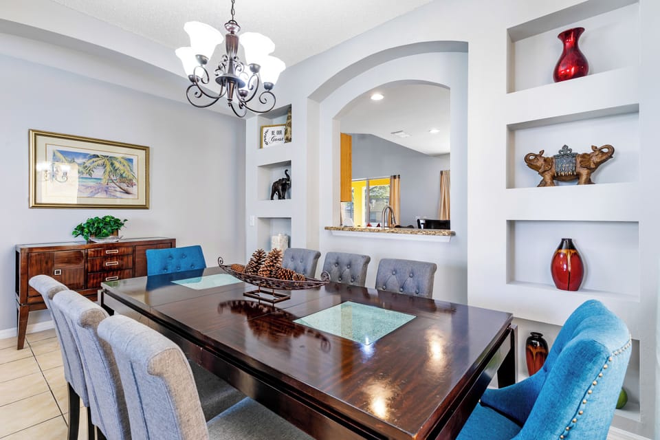 House | In-room dining