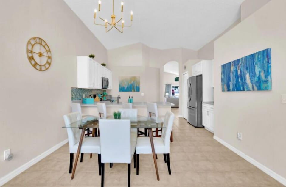 House | In-room dining