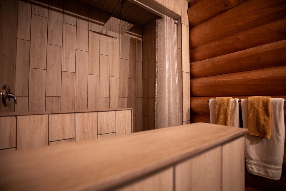 C-11.3Bath with shower