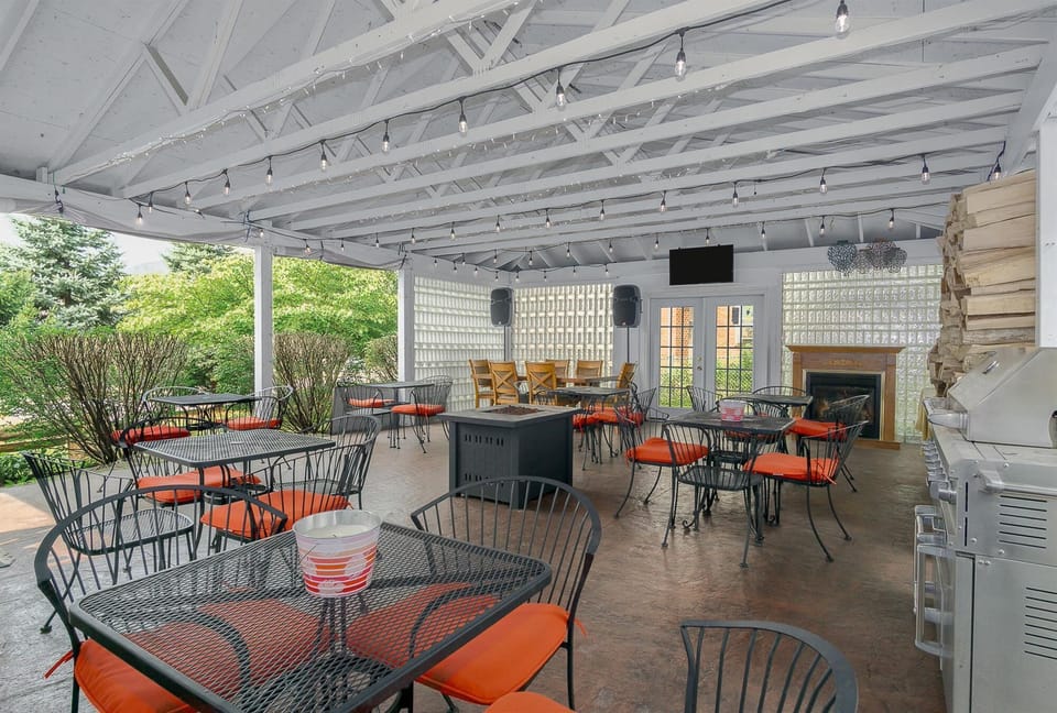 Dining_Area_2