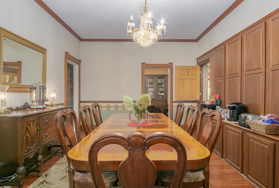 Dining_Table