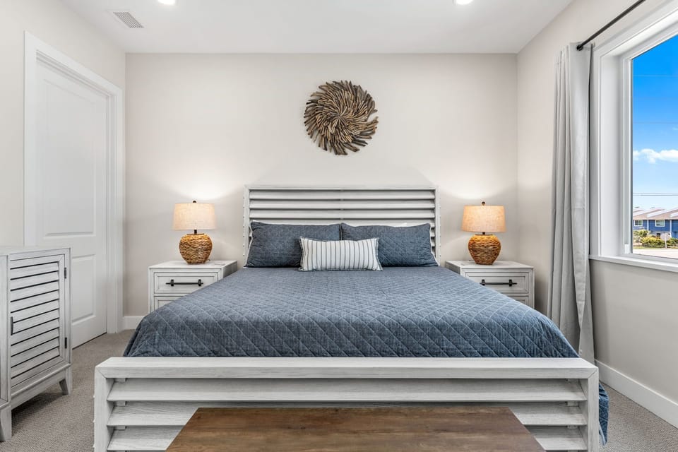 Unit 30- Guest bedroom 2- King bed