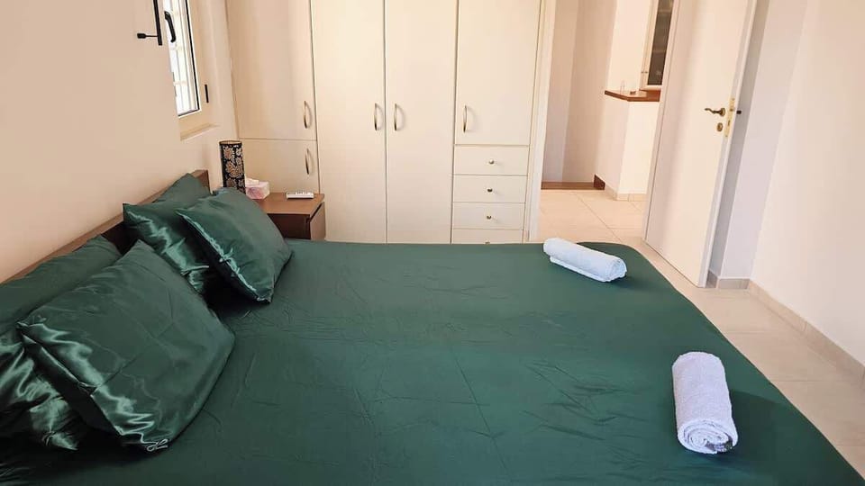 Apartment, Patio, Beachside | Free WiFi