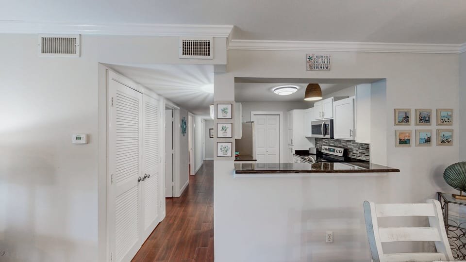 Condo, Multiple Beds, Balcony, Garden View (Colony Club C5) | Private kitchen | Fridge, microwave, oven, stovetop