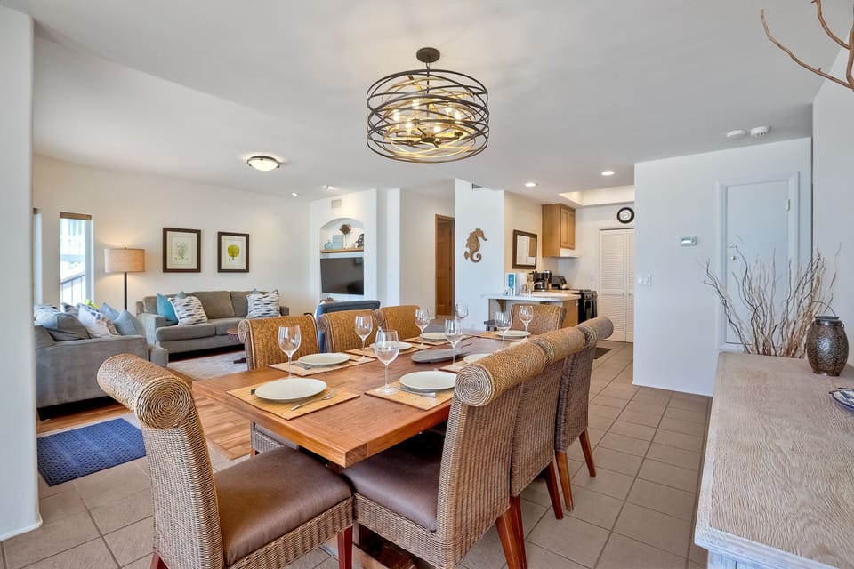 Dining for eight in the lower unit.