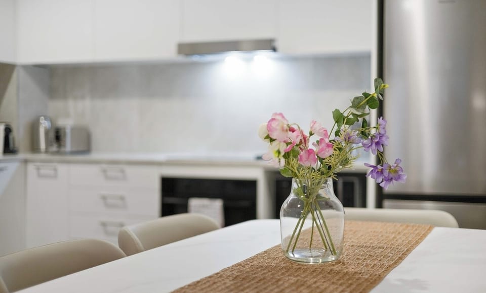 Kitchen & dining space 