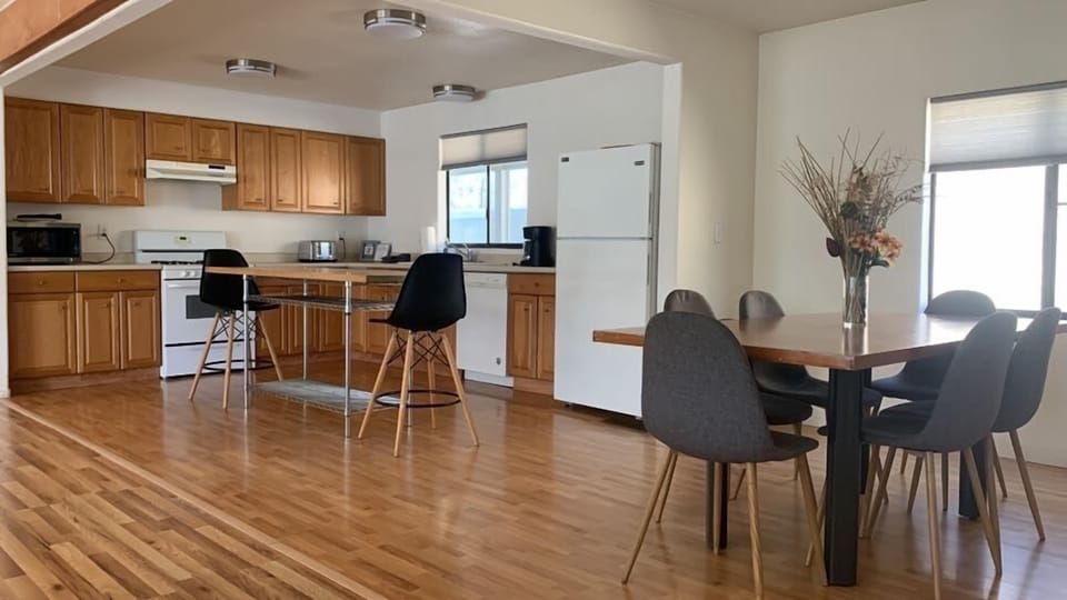 Family House, 2 Bedrooms, Lake View, Mountainside | Living room | Flat-screen TV