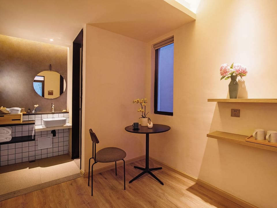 Senior Twin Room | Living area