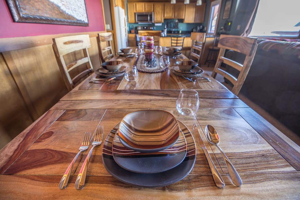 Arrowhead 1665 - Dining Area (3)