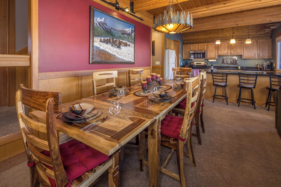 Arrowhead 1665 - Dining Area (1)