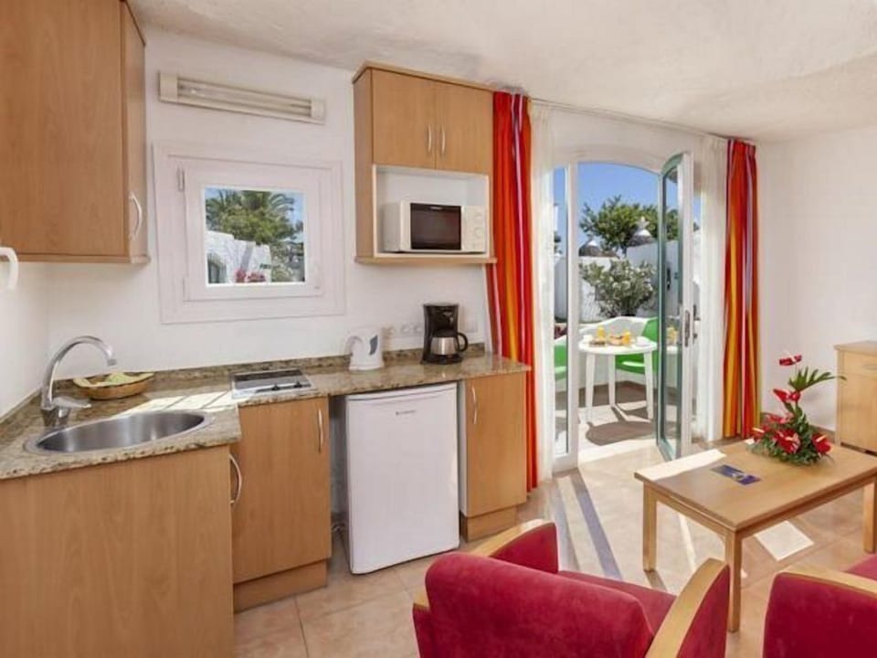Private kitchen | Microwave