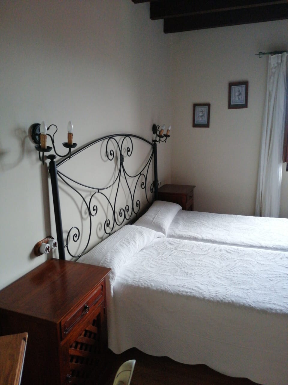 Double Room, Sea View | Individually decorated, individually furnished, desk, bed sheets