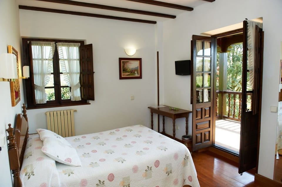 Double Room | Individually decorated, individually furnished, desk, laptop workspace