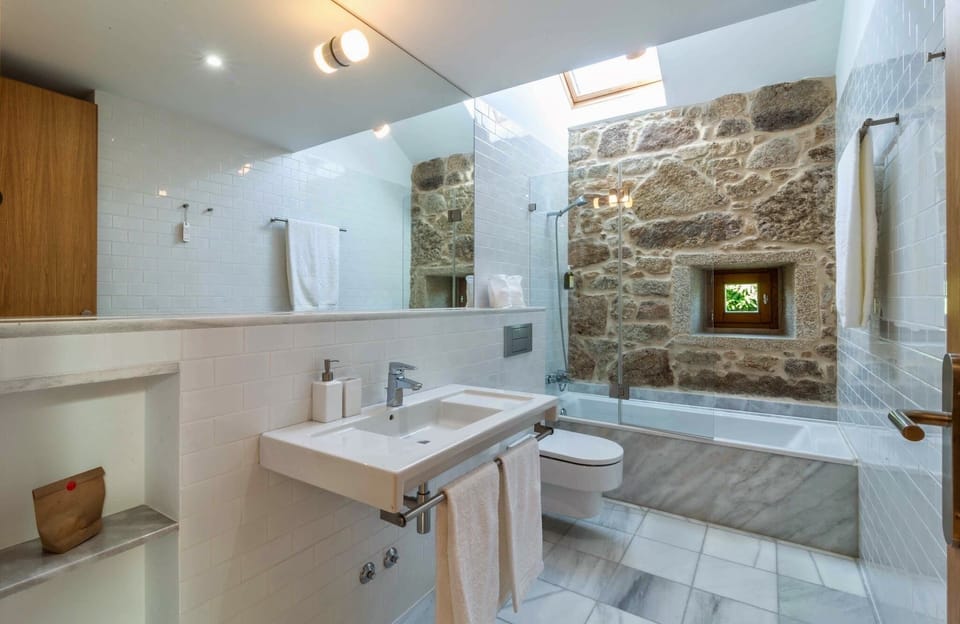 House, 2 Bedrooms | Individually decorated, individually furnished, desk, iron/ironing board