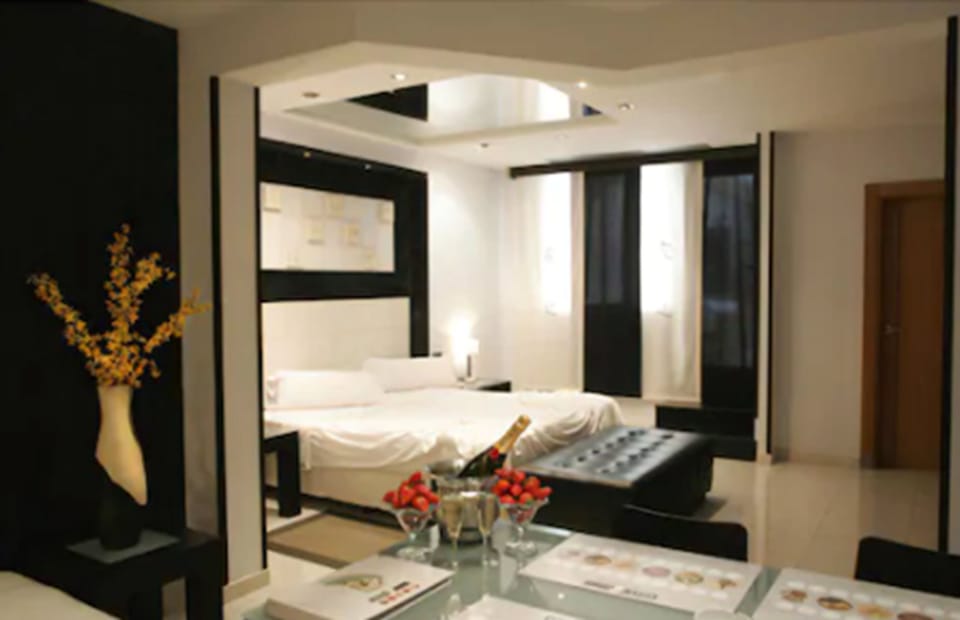 Suite (Zouk) | 1 bedroom, minibar, in-room safe, desk