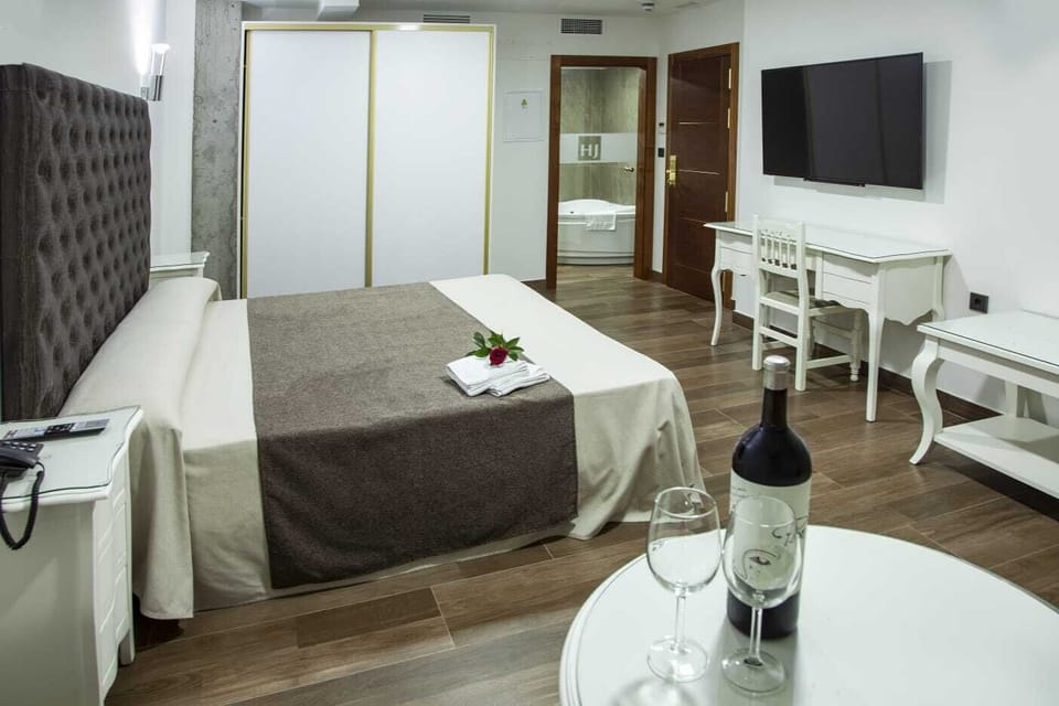 Double or Twin Room | Desk, blackout drapes, soundproofing, free WiFi
