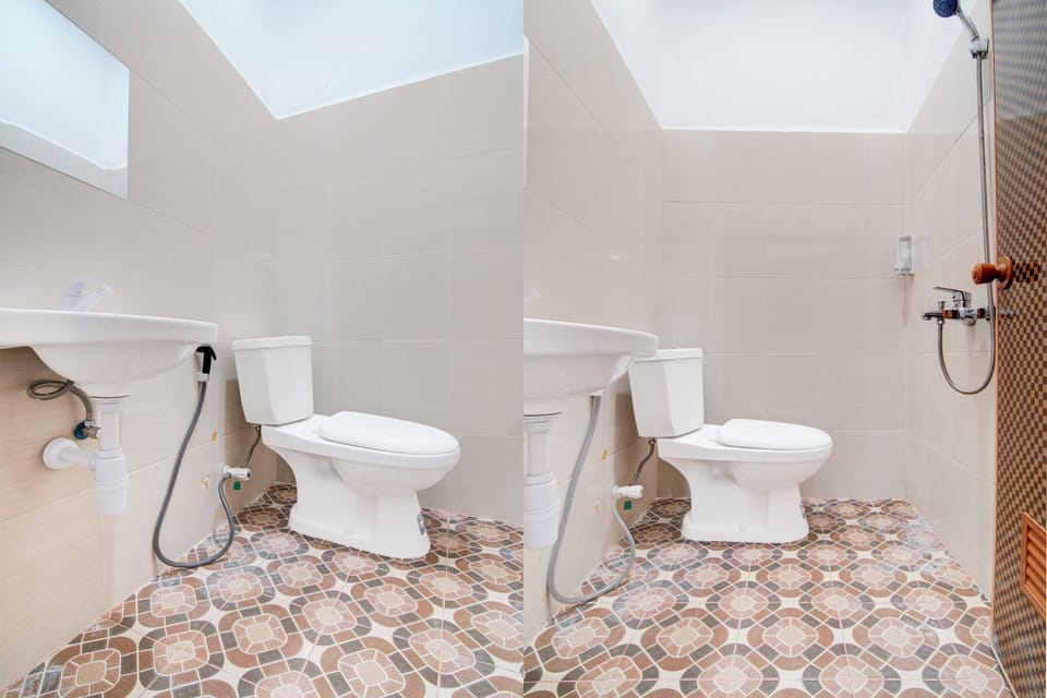 Family Suite | Bathroom | Shower, towels, soap, toilet paper