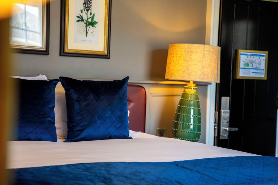 Classic Cosy Double Room | Desk, iron/ironing board, WiFi (free), bed sheets