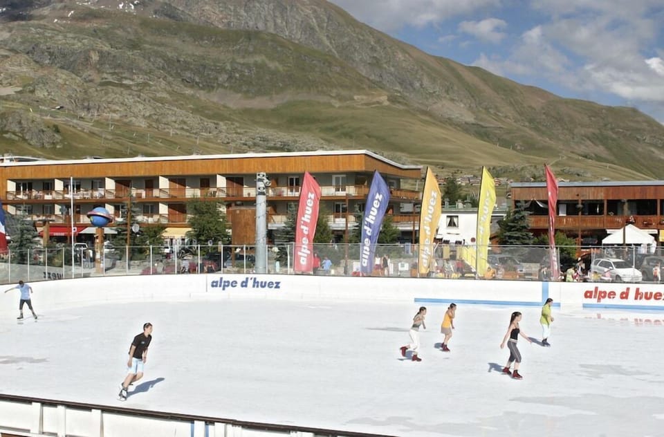 Snow and ski sports