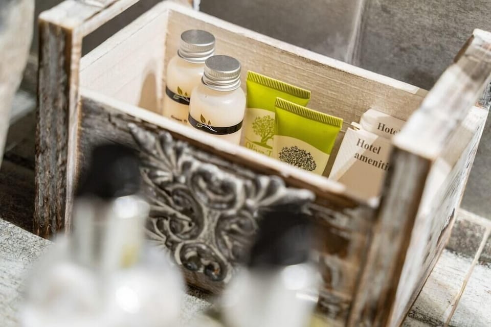 Bathroom amenities