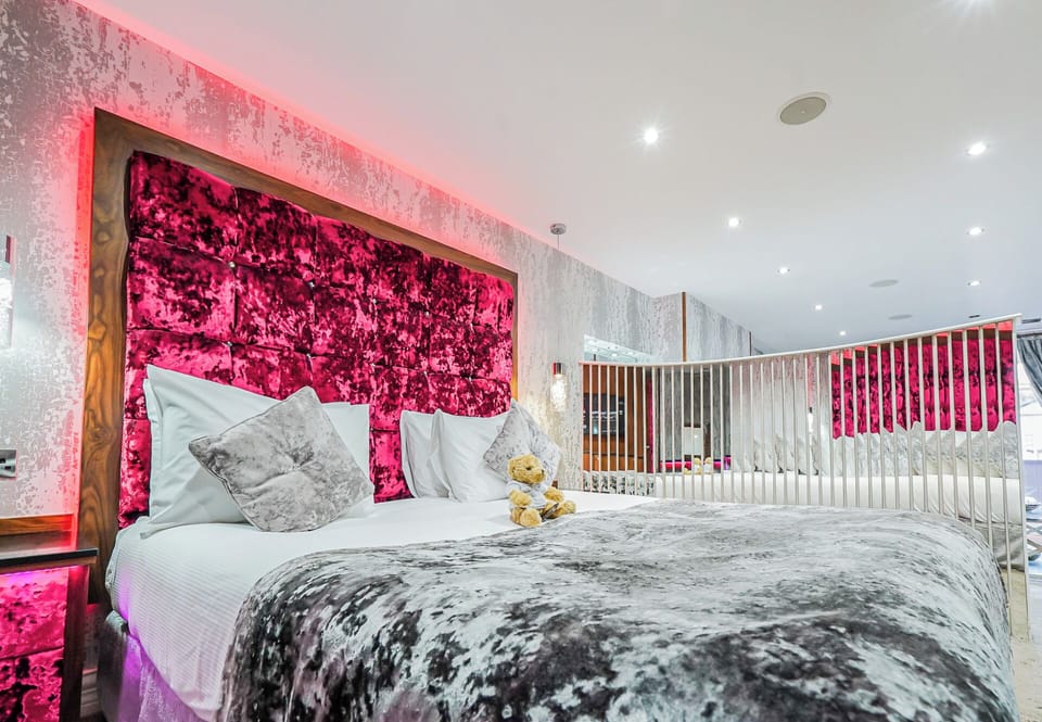 Escape | Premium bedding, individually decorated, individually furnished, desk