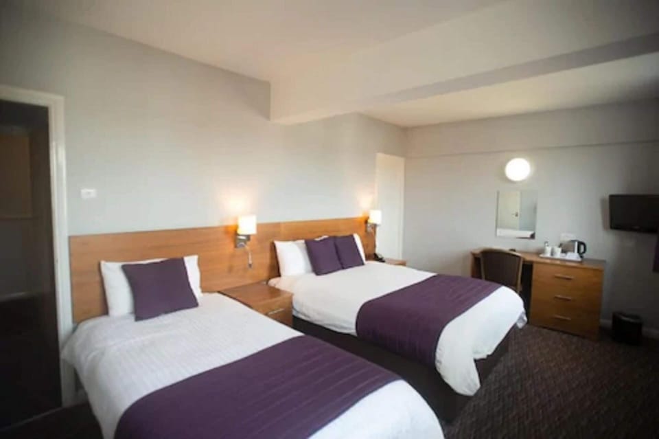 Double or Twin Room | Soundproofing, free WiFi, bed sheets