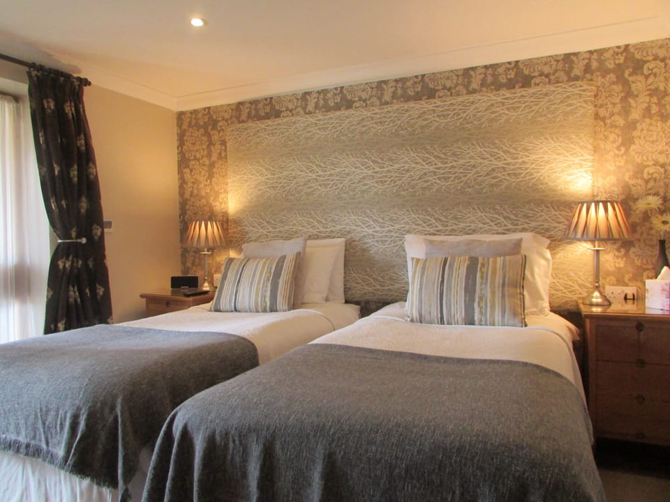 Twin Room | In-room safe, individually decorated, individually furnished, desk