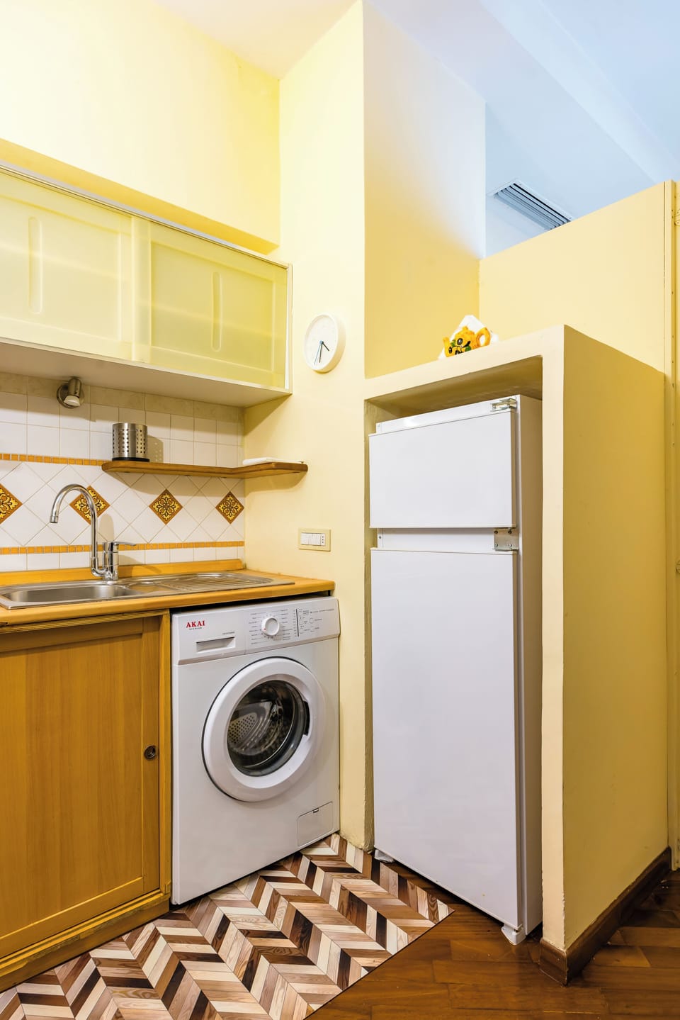 Apartment (1 Bedroom) | Private kitchen | Stovetop, espresso maker, electric kettle, cookware/dishes/utensils