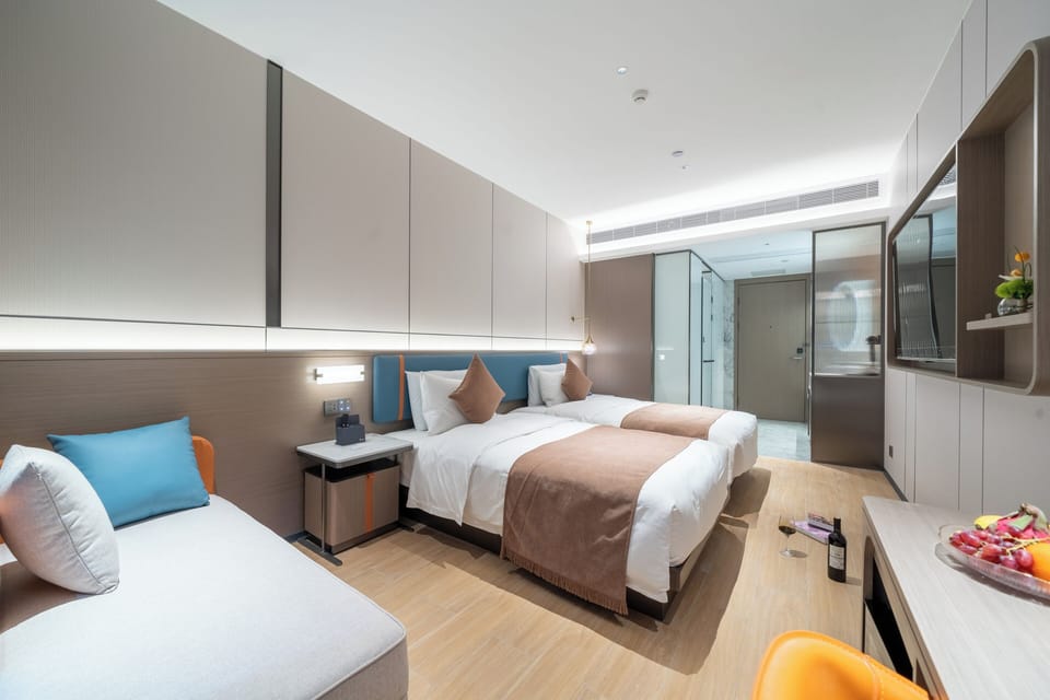Elite Double or Twin Room | Individually furnished, desk, laptop workspace, free WiFi