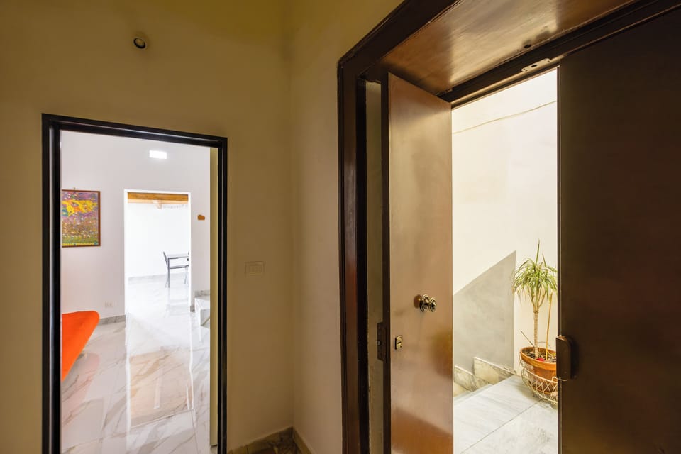 Apartment (1 Bedroom) | Living area | TV
