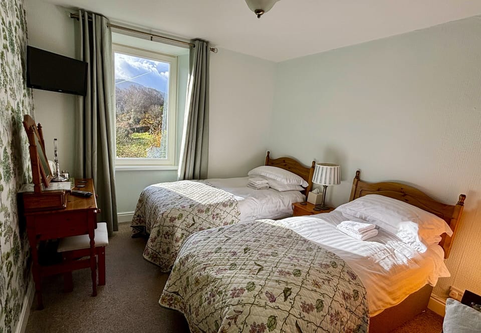 Twin Room, Ensuite | Individually furnished