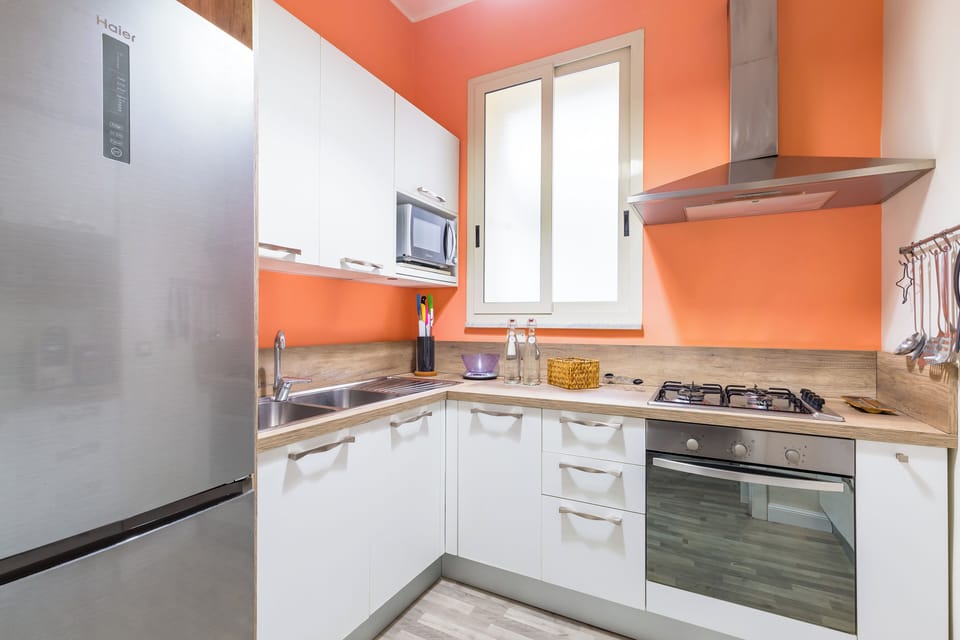 Apartment (1 Bedroom) | Private kitchen | Microwave, oven, electric kettle