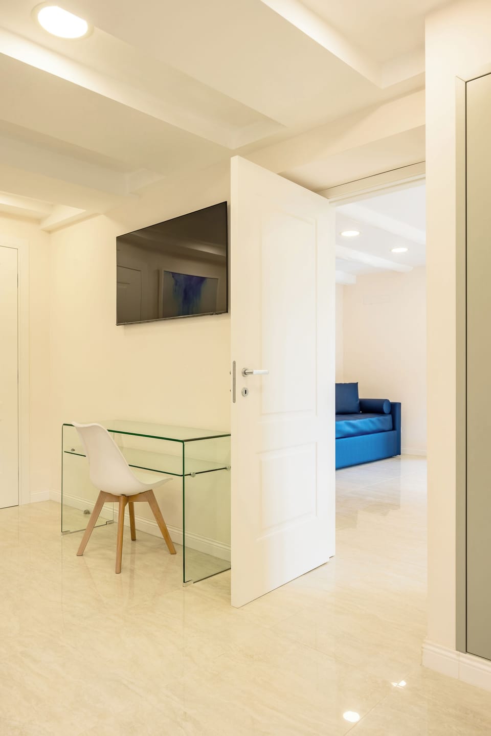Apartment (2 Bedrooms) | Living area | TV