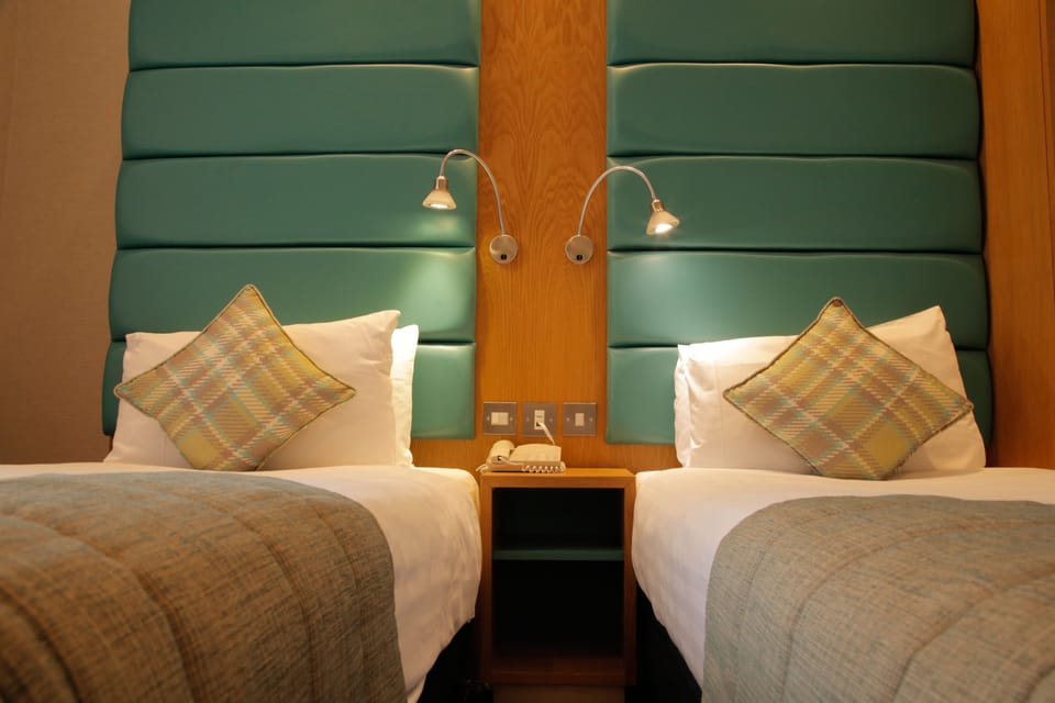 Twin Room | In-room safe, desk, iron/ironing board, free WiFi