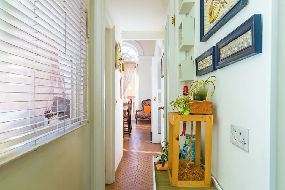 Apartment (3 Bedrooms) | Living area | TV