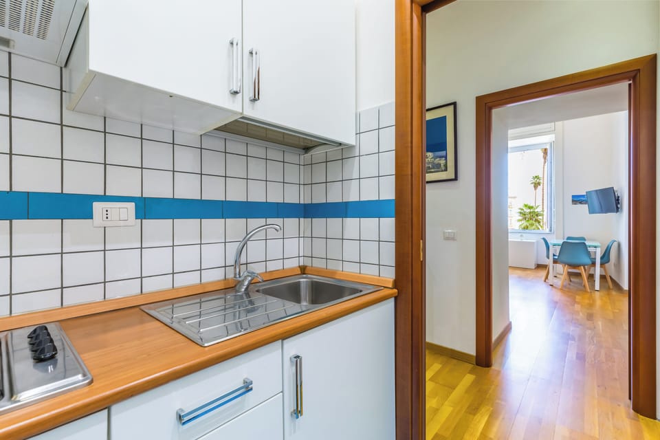 Apartment (0 Bedroom) | Private kitchen | Oven, electric kettle