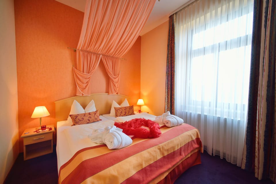 Suite (2 rooms) for 3 | Premium bedding, minibar, in-room safe, soundproofing