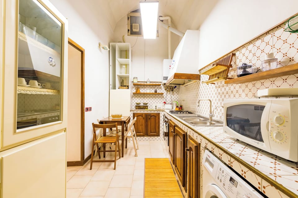 Apartment (3 Bedrooms) | Private kitchen | Electric kettle