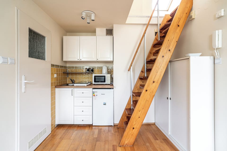 Apartment | Private kitchenette | Electric kettle