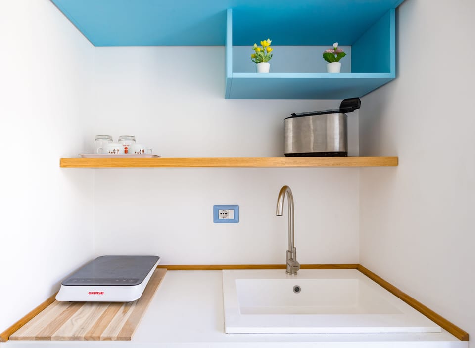 Apartment (2 Bedrooms) | Private kitchenette | Espresso maker, electric kettle