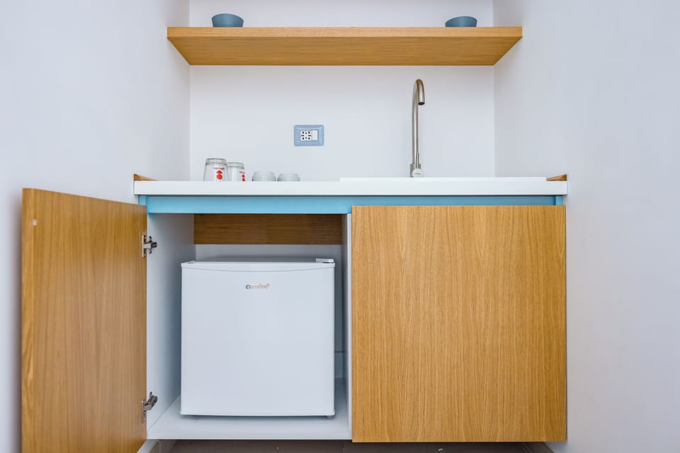 Apartment (2 Bedrooms) | Private kitchenette | Espresso maker, electric kettle