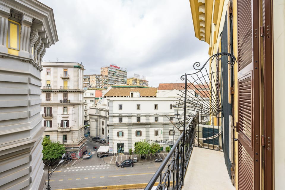 Apartment (3 Bedrooms) | Balcony