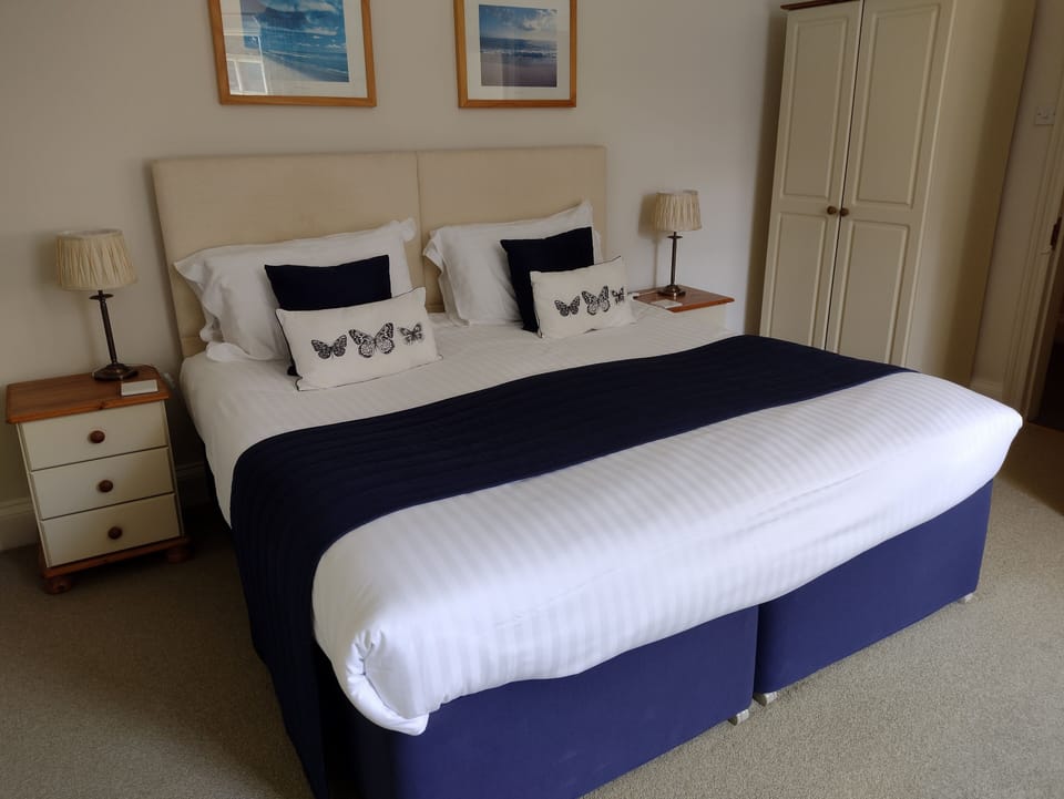 Deluxe Double or Twin Room, Garden View | Premium bedding, individually decorated, individually furnished, desk