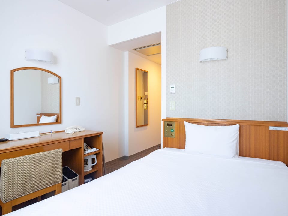 Standard Single Room, Non Smoking | Desk, laptop workspace, iron/ironing board (on request), WiFi (free)
